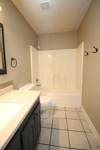 2004 Dana Marie, Paragould, AR 72450