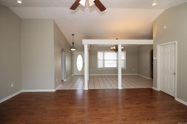 2004 Dana Marie, Paragould, AR 72450