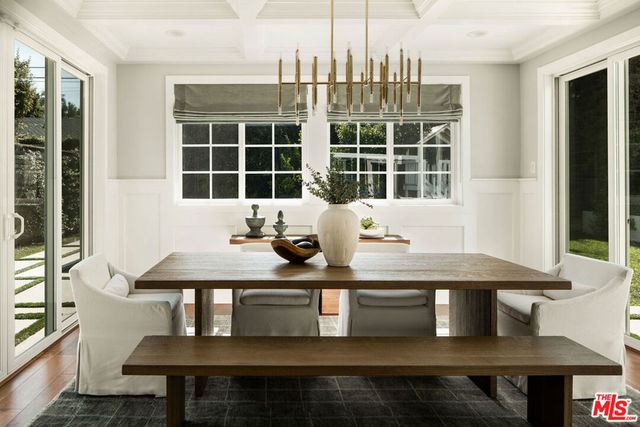 165 S Gretna Green Way, Los Angeles, CA 90049