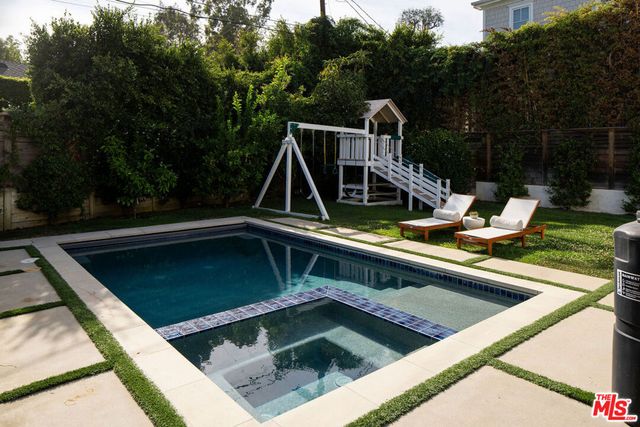 165 S Gretna Green Way, Los Angeles, CA 90049