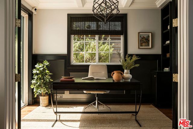 165 S Gretna Green Way, Los Angeles, CA 90049