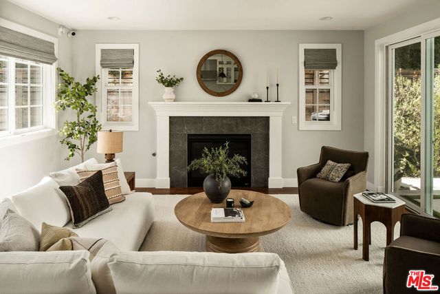 165 S Gretna Green Way, Los Angeles, CA 90049