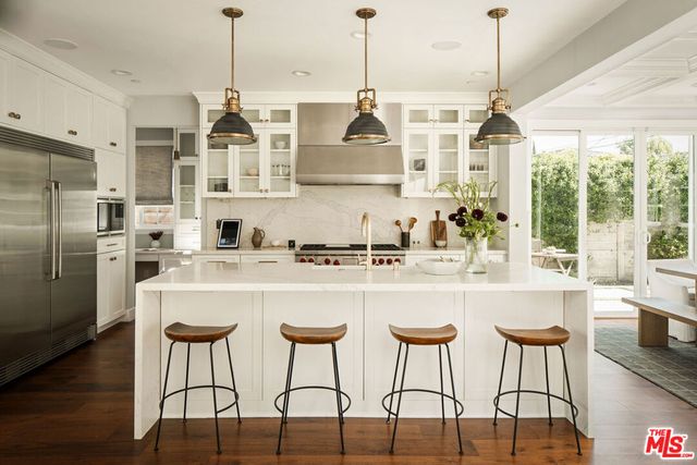 165 S Gretna Green Way, Los Angeles, CA 90049