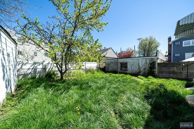55 Sidney Street, Lodi, NJ 07644