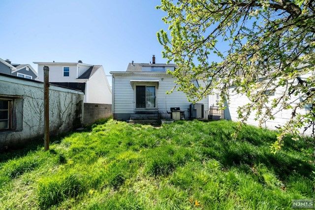 55 Sidney Street, Lodi, NJ 07644