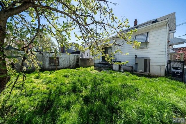 55 Sidney Street, Lodi, NJ 07644