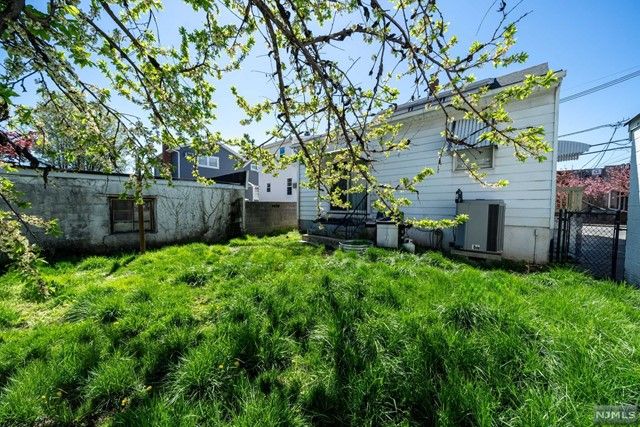 55 Sidney Street, Lodi, NJ 07644