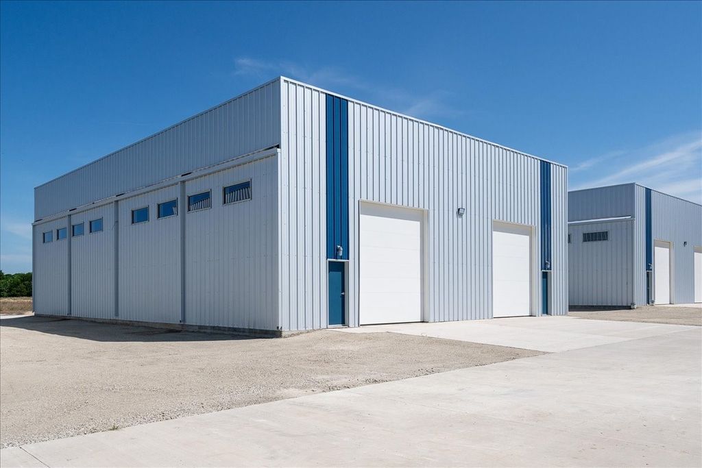 9020 S State Highway 121 2, Trenton, TX 75418