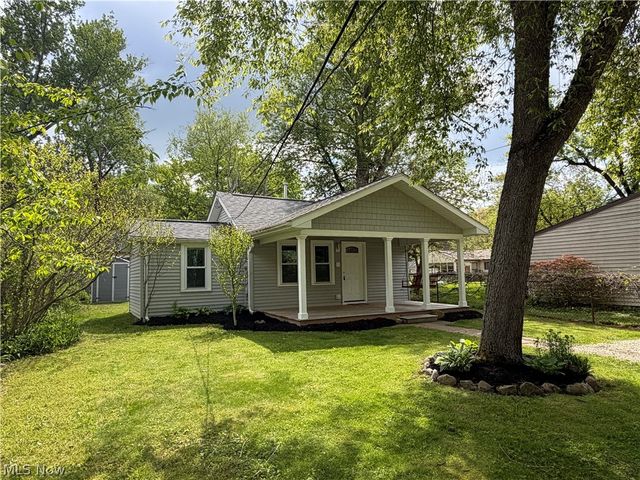 230 Hunter Avenue, Munroe Falls, OH 44262