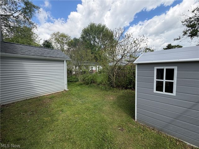 230 Hunter Avenue, Munroe Falls, OH 44262