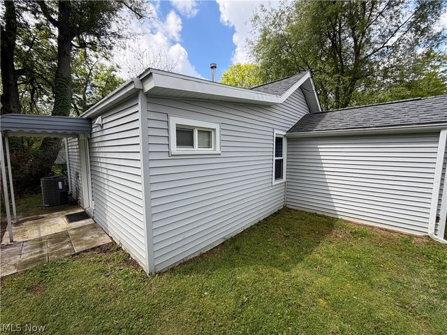 230 Hunter Avenue, Munroe Falls, OH 44262
