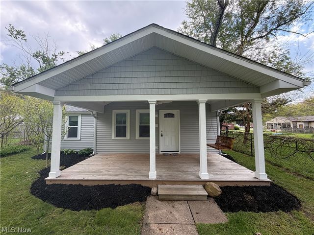 230 Hunter Avenue, Munroe Falls, OH 44262