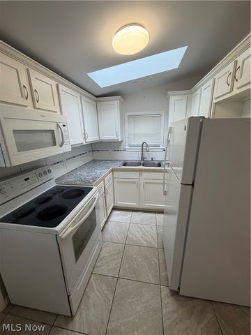 230 Hunter Avenue, Munroe Falls, OH 44262