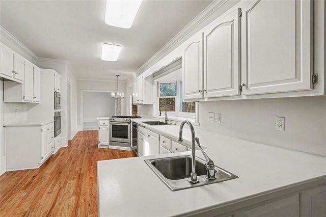 6203 Crestview Drive SE, Covington, GA 30014