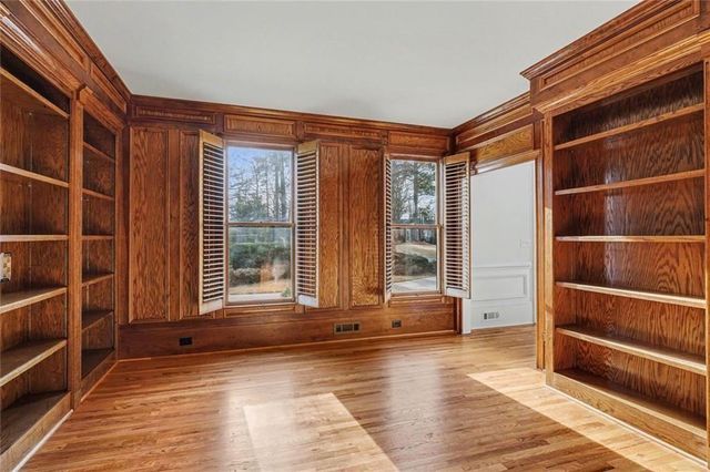 6203 Crestview Drive SE, Covington, GA 30014