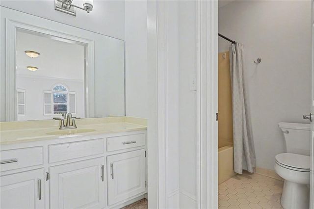 6203 Crestview Drive SE, Covington, GA 30014