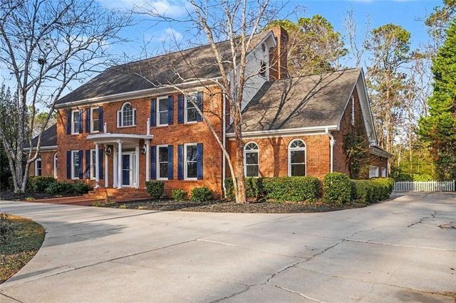 6203 Crestview Drive SE, Covington, GA 30014