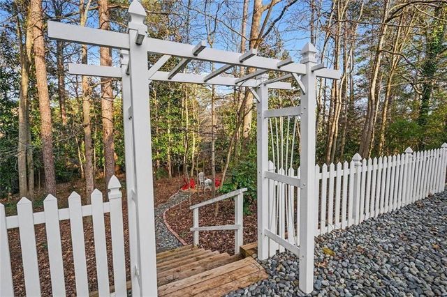 6203 Crestview Drive SE, Covington, GA 30014