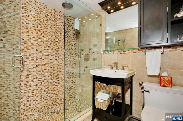 4 Horizon Road 815, Fort Lee, NJ 07024