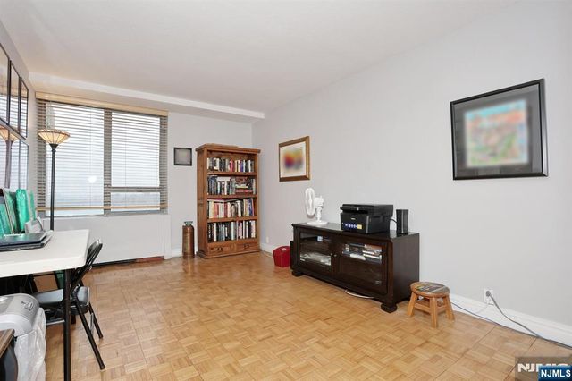 4 Horizon Road 815, Fort Lee, NJ 07024