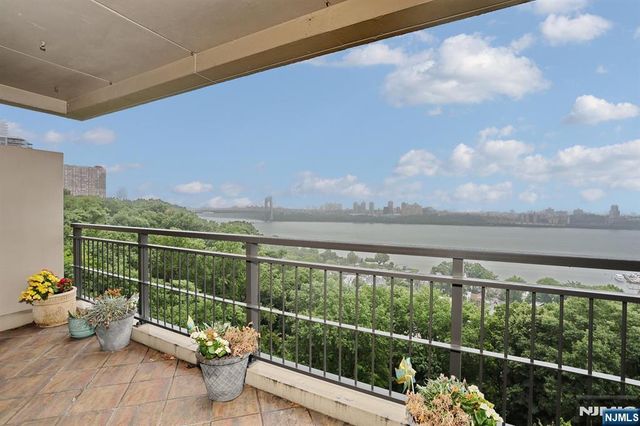 4 Horizon Road 815, Fort Lee, NJ 07024