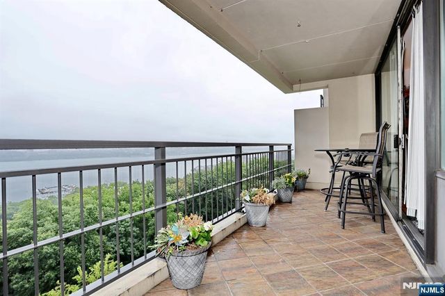 4 Horizon Road 815, Fort Lee, NJ 07024