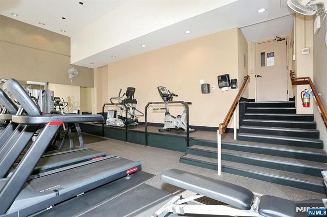 4 Horizon Road 815, Fort Lee, NJ 07024