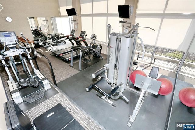 4 Horizon Road 815, Fort Lee, NJ 07024