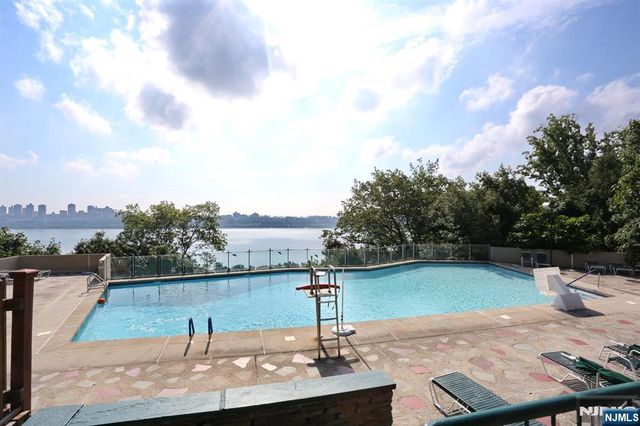 4 Horizon Road 815, Fort Lee, NJ 07024