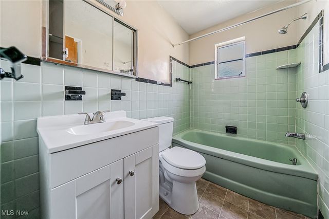 15978 Nelacrest Road, East Cleveland, OH 44112