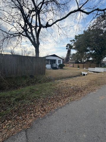 5909 Midgeley Street, Houston, TX 77091