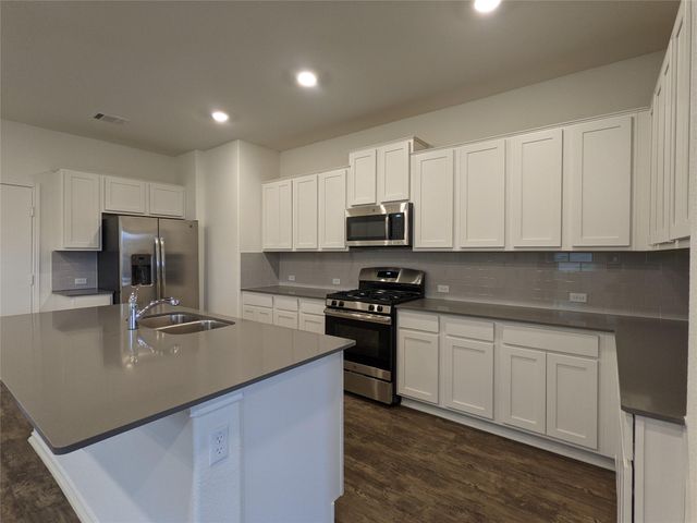 100 Montauk LOOP, Georgetown, TX 78628