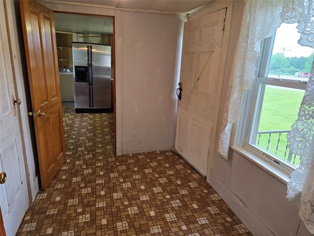 117 S PERRY Lane, Edinboro, PA 16412