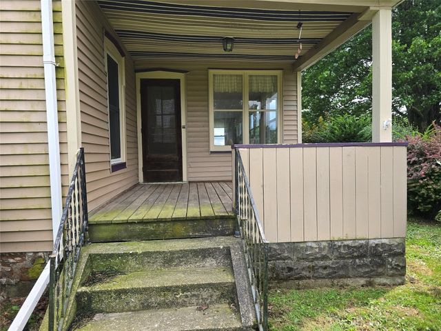 117 S PERRY Lane, Edinboro, PA 16412