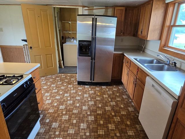 117 S PERRY Lane, Edinboro, PA 16412