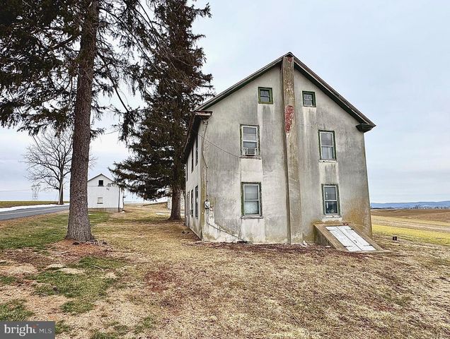 133 HUNTER RD, Oley, PA 19547