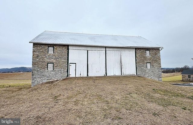 133 HUNTER RD, Oley, PA 19547