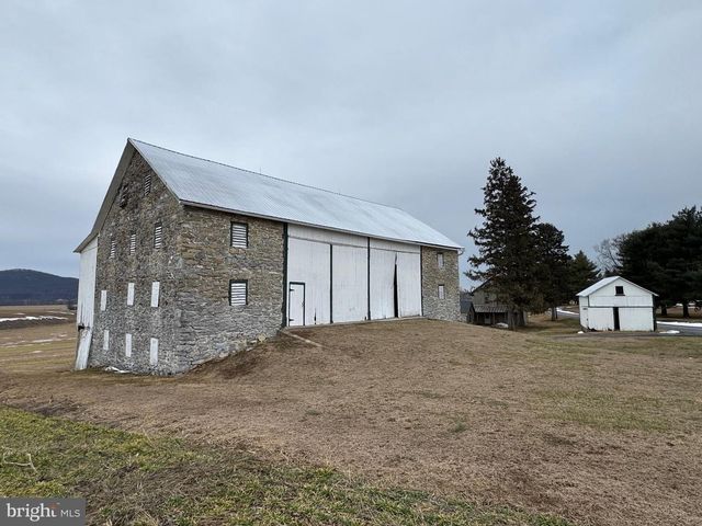 133 HUNTER RD, Oley, PA 19547