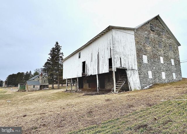 133 HUNTER RD, Oley, PA 19547