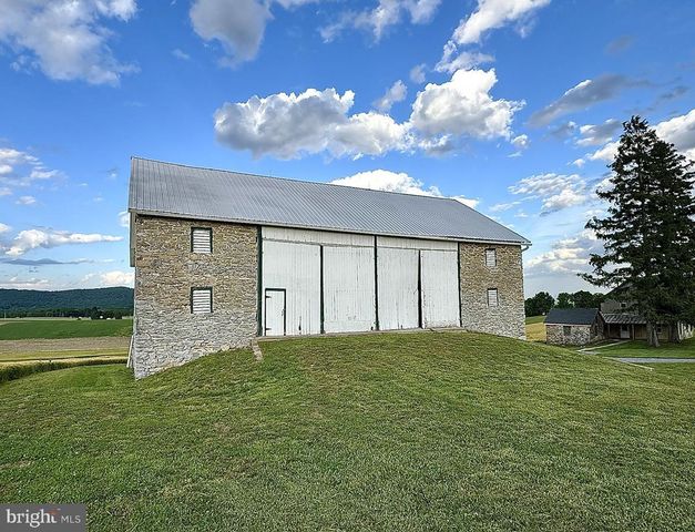 133 HUNTER RD, Oley, PA 19547