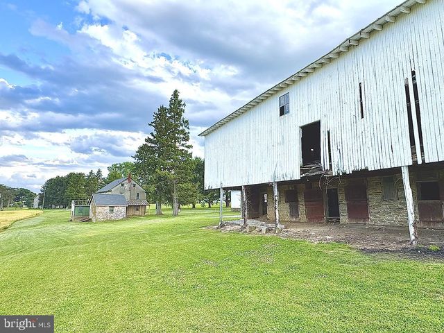133 HUNTER RD, Oley, PA 19547