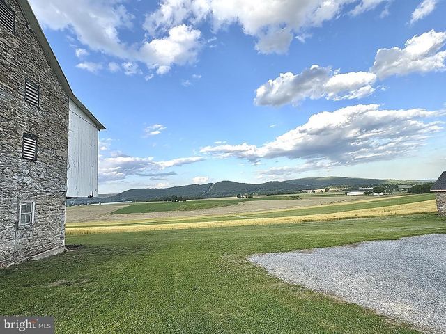 133 HUNTER RD, Oley, PA 19547