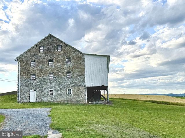 133 HUNTER RD, Oley, PA 19547