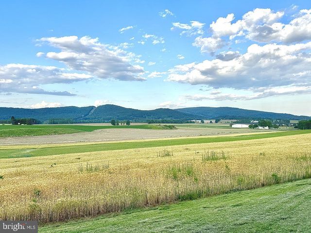 133 HUNTER RD, Oley, PA 19547