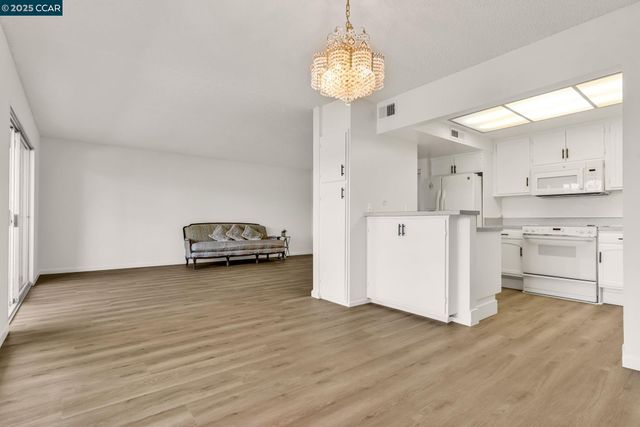 1108 Fairlawn Ct. 6, Walnut Creek, CA 94595