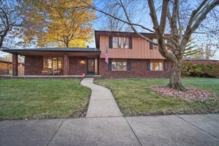2603 Wellington Way, Bloomington, IL 61704