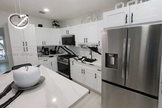 11231 NW 60th Ct, Hialeah, FL 33012