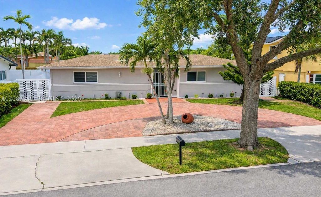 11231 NW 60th Ct, Hialeah, FL 33012