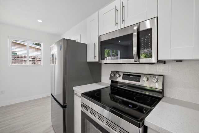 631 N 70th Avenue, Hollywood, FL 33024