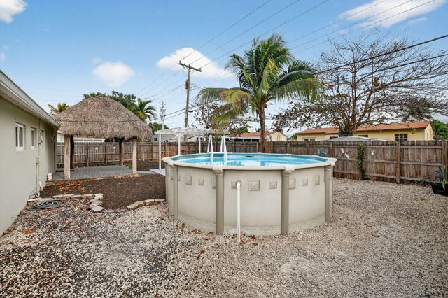 631 N 70th Avenue, Hollywood, FL 33024